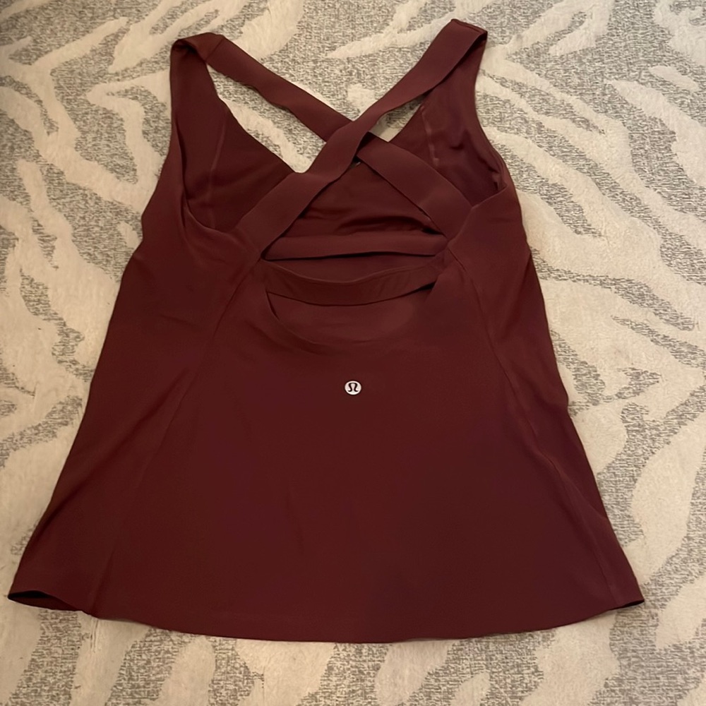 Lululemon EUC tank size 8 maroon built in bra